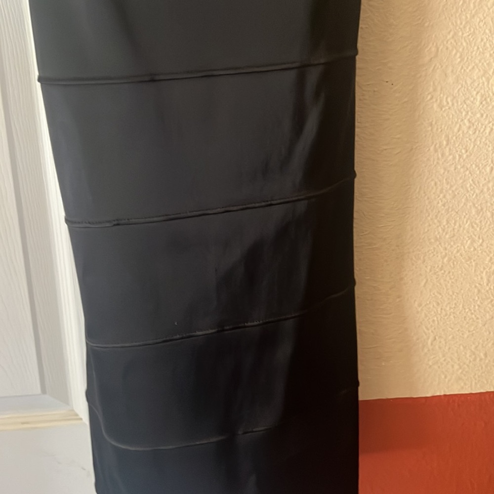 Dress - Picture 4 of 6
